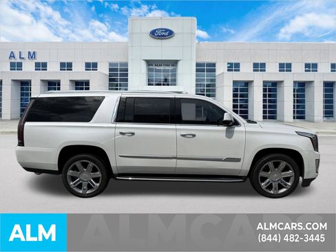 Used 2020 Cadillac Escalade ESV Luxury RWD image 5