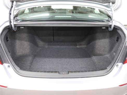 Used 2018 Honda Accord Sport image 6