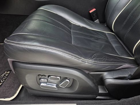 Used 2014 Jaguar XJ AWD image 14