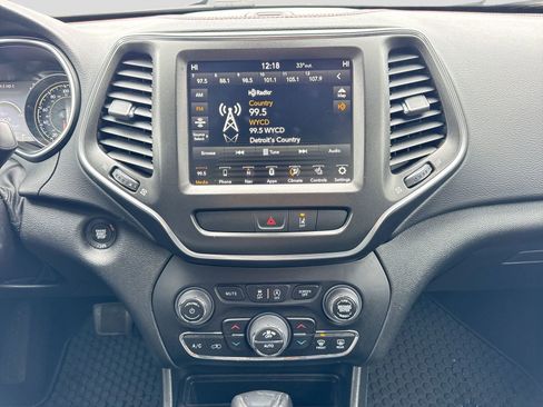 Used 2022 Jeep Cherokee Trailhawk w/ Trailhawk Elite Value Package image 29