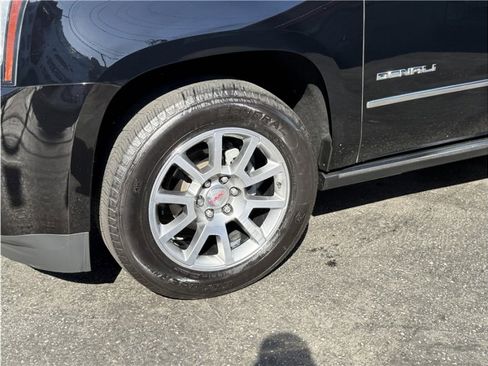 Used 2019 GMC Yukon Denali image 12