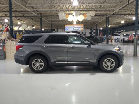Used 2022 Ford Explorer XLT w/ Equipment Group 202A AWD/4WD image 7