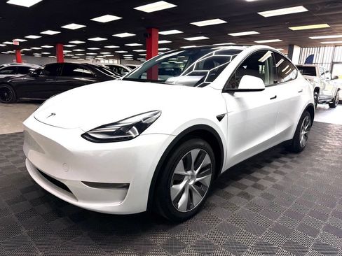 Used 2023 Tesla Model Y Long Range AWD/4WD image 7