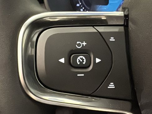 Used 2026 Volvo XC40 B5 Ultra w/ Protection Package Premier image 13