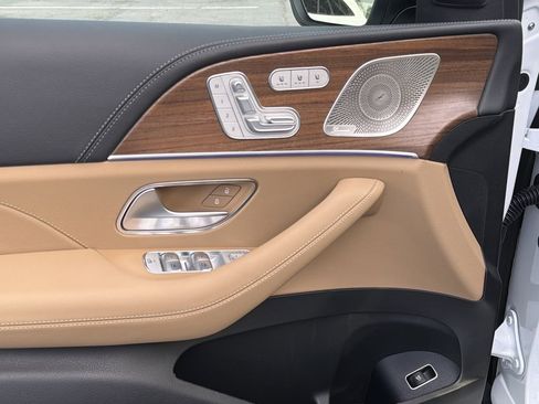 New 2026 Mercedes-Benz GLS 450 4MATIC image 17