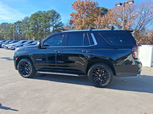 Used 2021 Chevrolet Tahoe Premier w/ Premium Package image 2