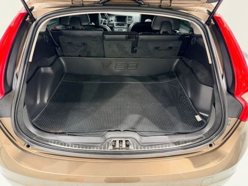 Used 2015 Volvo V60 T5 Cross Country image 40