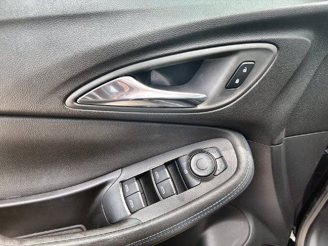 Certified 2026 Buick Encore GX Sport Touring FWD image 21