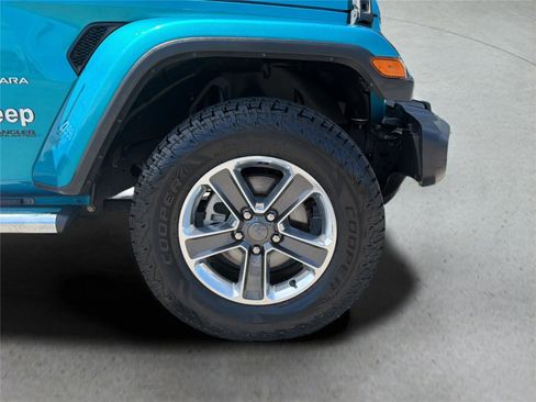 Used 2019 Jeep Wrangler Unlimited Sahara AWD/4WD image 36