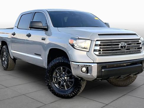 Used 2021 Toyota Tundra SR5 w/ Trail Edition image 3