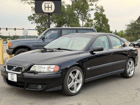 Used 2004 Volvo S60 R AWD/4WD image 4