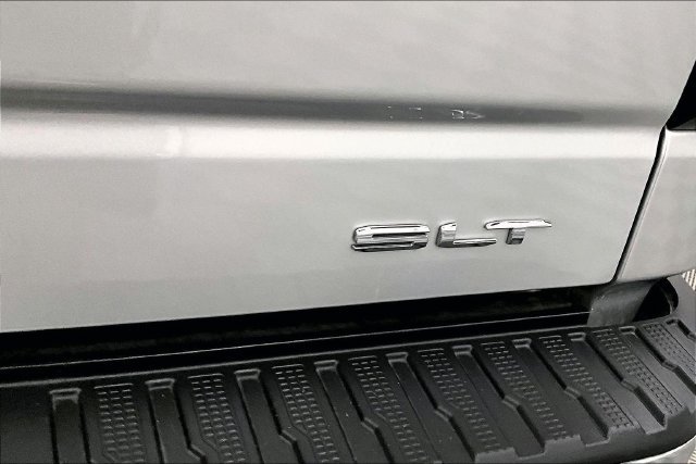 Used 2021 GMC Sierra 1500 SLT w/ SLT Premium Package AWD/4WD image 9