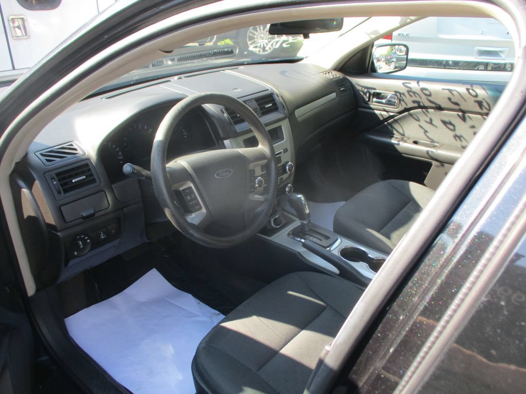 Used 2011 Ford Fusion SE FWD image 11