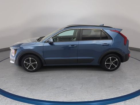 Used 2023 Kia Niro EX FWD image 8