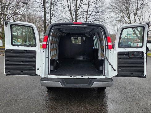 Certified 2024 GMC Savana 2500 Work Van w/ Driver Convenience Package image 25