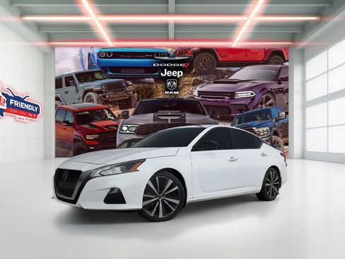 Used 2022 Nissan Altima 2.5 SR image 1