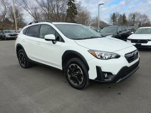 Certified 2021 Subaru Crosstrek 2.0i Premium w/ Moonroof Package image 2