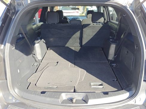 Used 2018 Ford Explorer XLT image 27