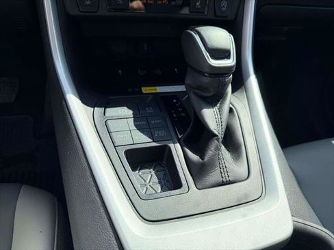 Certified 2022 Toyota RAV4 XLE Premium AWD/4WD image 6