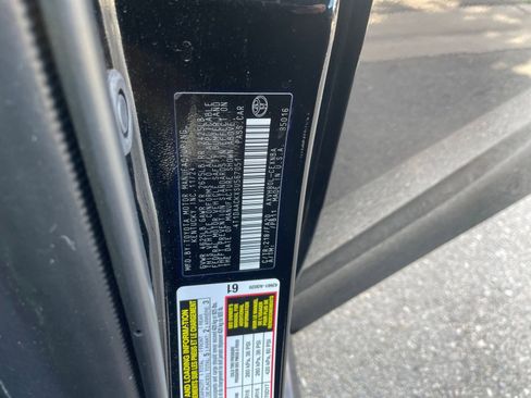 Used 2025 Toyota Camry LE image 28