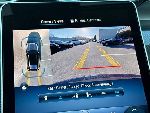 Used 2025 Mercedes-Benz GLC 300 image 24