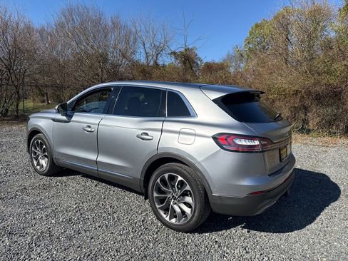 Used 2022 Lincoln Nautilus Reserve w/ Luxury Package image 3