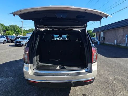 Used 2024 Chevrolet Tahoe LT w/ Luxury Package AWD/4WD image 11