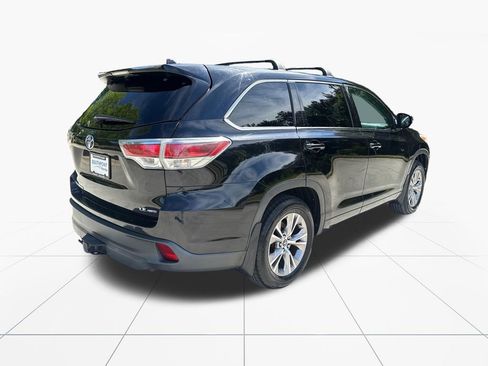 Used 2016 Toyota Highlander Plus AWD/4WD image 8
