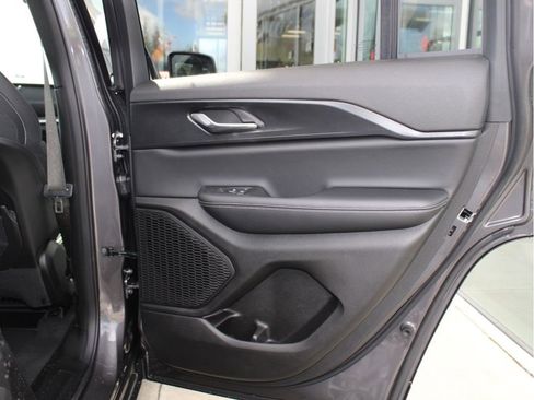 New 2025 Jeep Grand Cherokee Laredo X w/ Luxury Tech Group I image 30