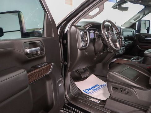 Used 2021 GMC Sierra 2500 Denali w/ Denali Ultimate Package AWD/4WD image 3
