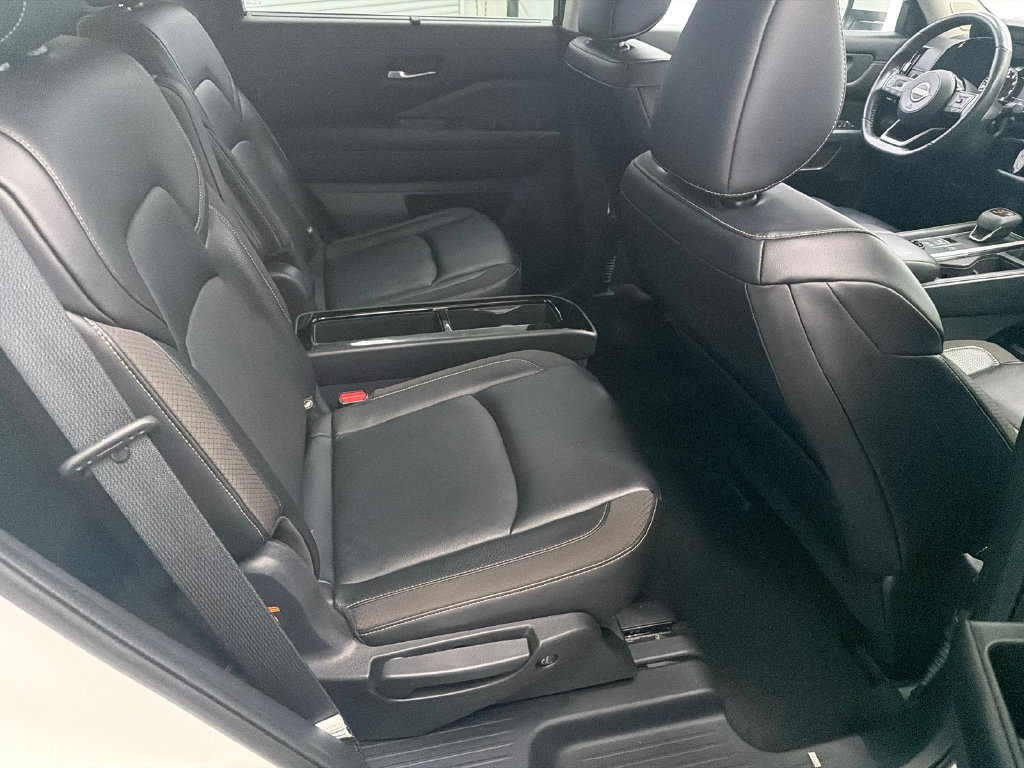 Used 2022 Nissan Pathfinder SL w/ SL Premium Package AWD/4WD image 16