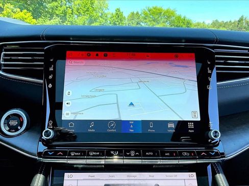 Used 2022 Jeep Grand Wagoneer Series II AWD/4WD image 13