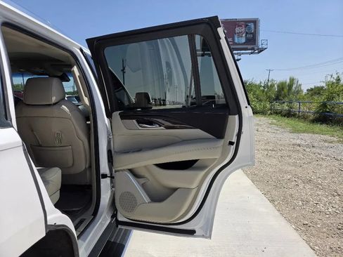 Used 2018 Cadillac Escalade Premium Luxury AWD/4WD image 19