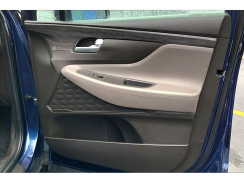 Used 2020 Hyundai Santa Fe SE image 24