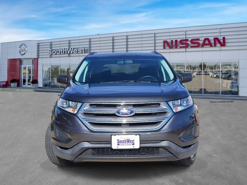 Used 2018 Ford Edge SE image 11