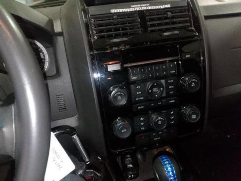 Used 2011 Ford Escape Limited w/ 302A Rapid Spec Order Code AWD/4WD image 38