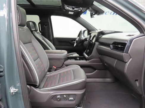 Used 2026 GMC Yukon XL AT4 Ultimate AWD/4WD image 33