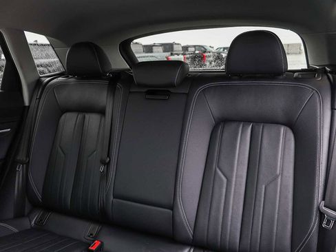 Used 2023 Audi e-tron Premium w/ Convenience Plus Package image 24