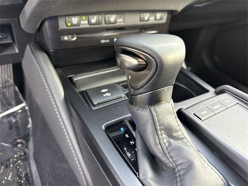 Certified 2022 Lexus ES 350 w/ Premium Package image 20