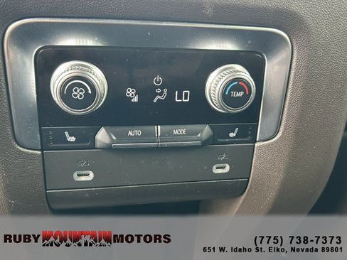 Used 2021 GMC Yukon XL SLT w/ SLT Luxury Package AWD/4WD image 23