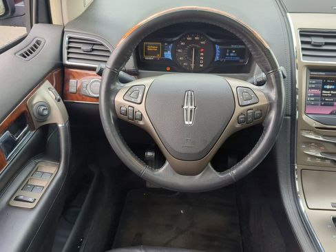 Used 2011 Lincoln MKX AWD w/ Sight & Sound Pkg image 27