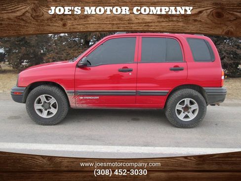Used 2003 Chevrolet Tracker 4WD w/ Preferred Equipment Group image 1