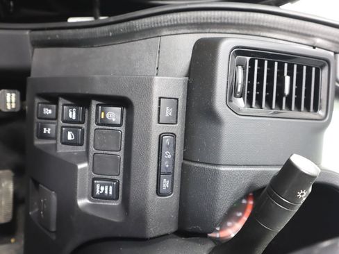 Used 2022 Nissan Frontier PRO-4X w/ Pro-4X Premium Package AWD/4WD image 19