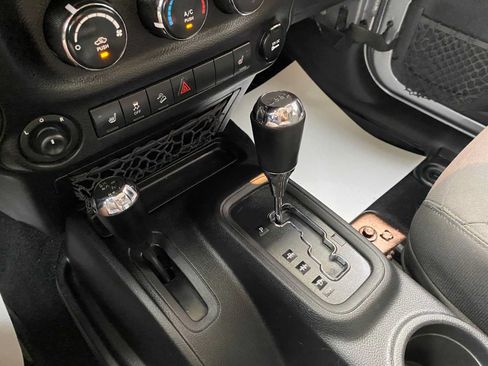 Used 2017 Jeep Wrangler Unlimited Sport w/ Quick Order Package 24S AWD/4WD image 16