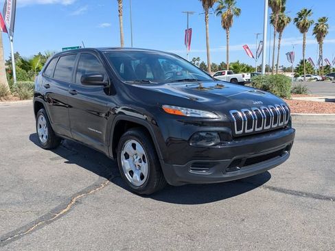 Used 2016 Jeep Cherokee Sport FWD image 5
