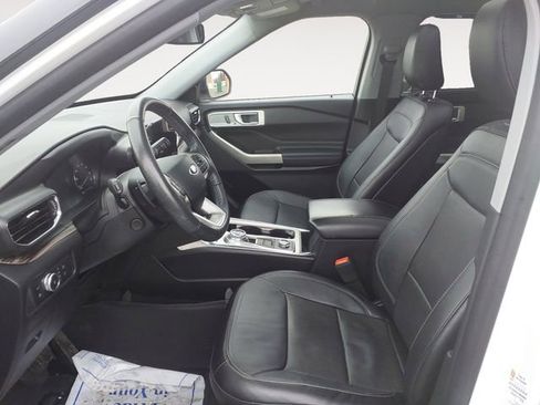 Used 2020 Ford Explorer Limited w/ Equipment Group 310A AWD/4WD image 15
