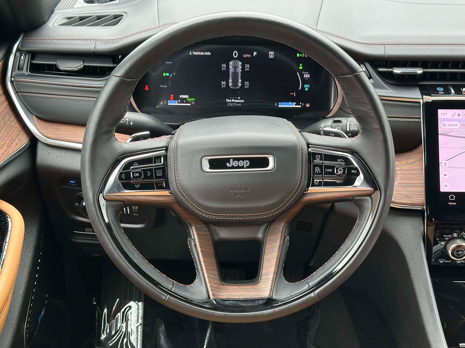 Used 2023 Jeep Grand Cherokee Summit AWD/4WD image 16