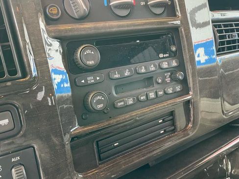 Used 2003 Chevrolet Express 1500 w/ Preferred Equipment Group 4 RWD image 10