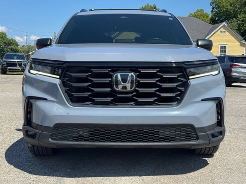 Used 2025 Honda Pilot Sport image 9