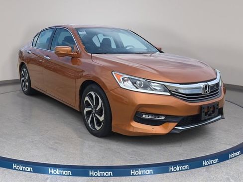 Used 2016 Honda Accord EX image 4